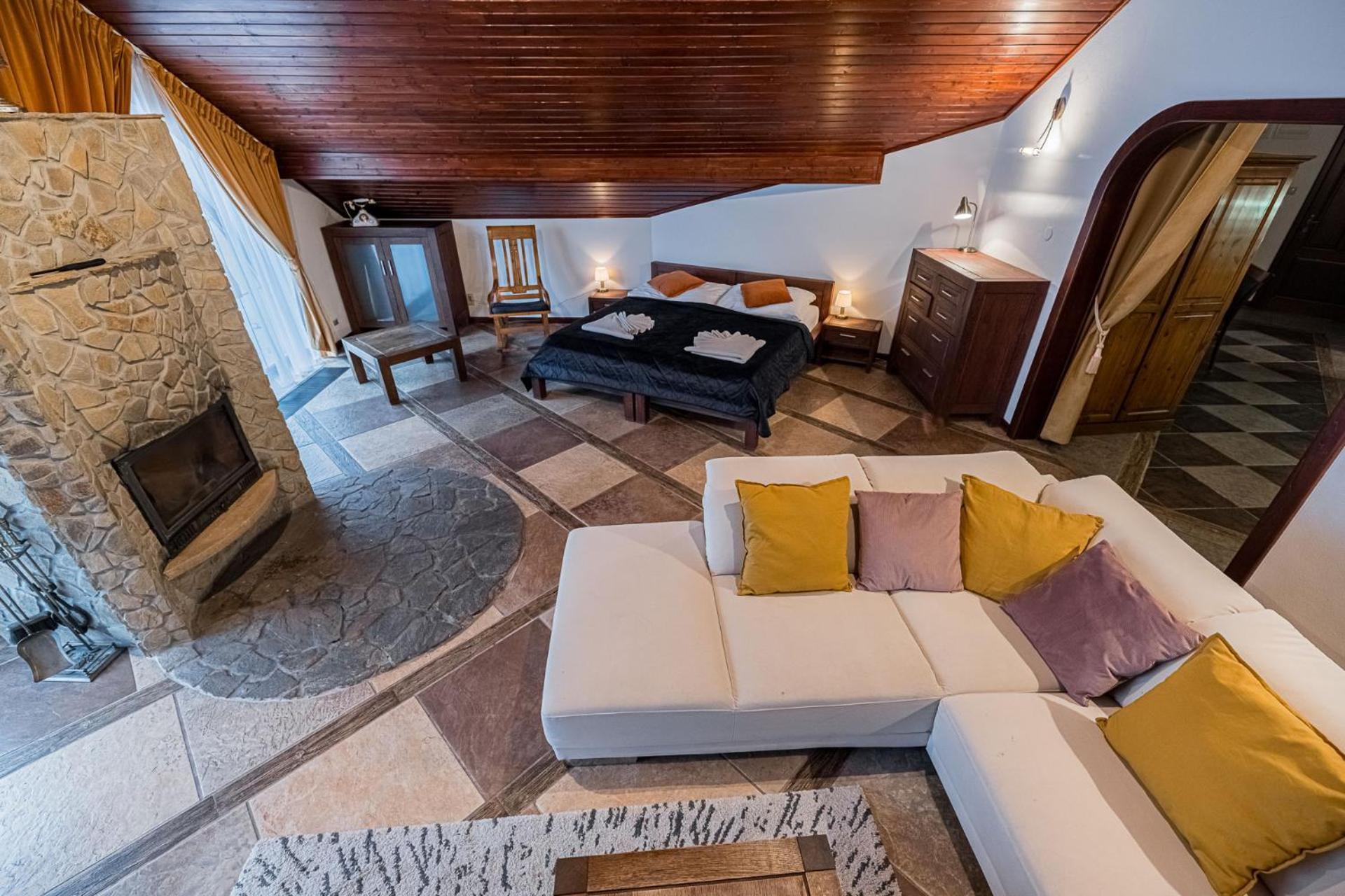 Hotel Amalia Nova Lesna Luaran gambar